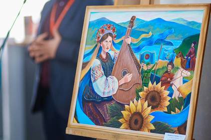 Прекрасні картини вінницьких художниць на патріотичному конкурсі «Все буде Україна»