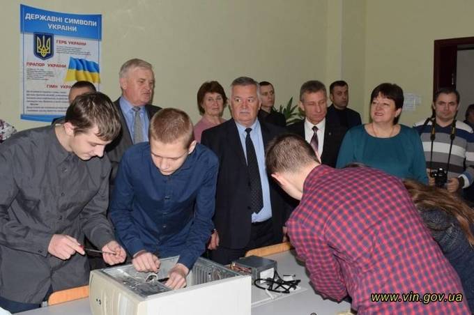 На базі вінницького профтехучилища відкрили навчально-практичний центр сучасних ІТ- технологій
