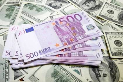 Скільки сьогодні коштує валюта в Україні: актуальний курс