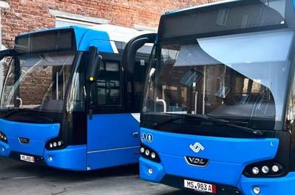 Понад 800 пасажирів перевезли два нових автобуси за перший день роботи у Вінниці