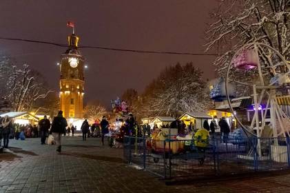 У центрі Вінниці на площі Європейській вже працює Новорічно-Різдвяний ярмарок