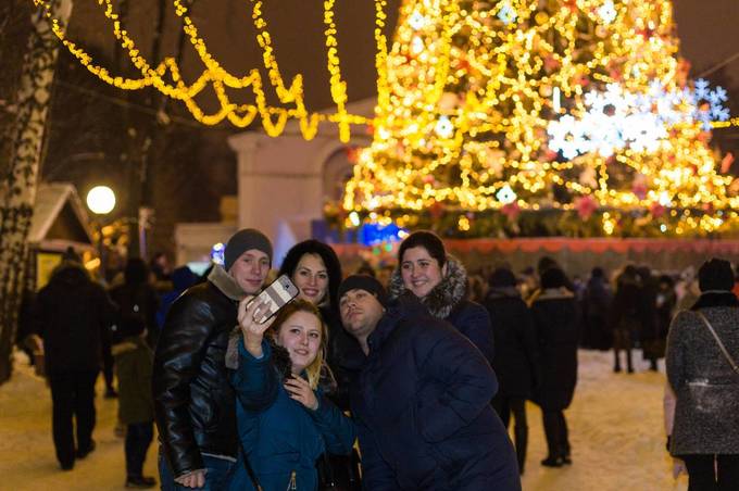 У Вінниці розпочались новорічні свята з відкриття Головної ялинки міста