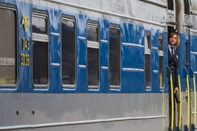 Укрзалізниця відкрила продаж квитків на додатковий поїзд № 219 Київ – Чернівці, що курсуватиме через Вінницю