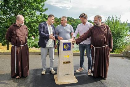 Найсхідніший в Європі вказівник Camino de Santiago відкрили у Вінниці Найсхідніший в Європі вказівник Camino de Santiago відкрили у Вінниці