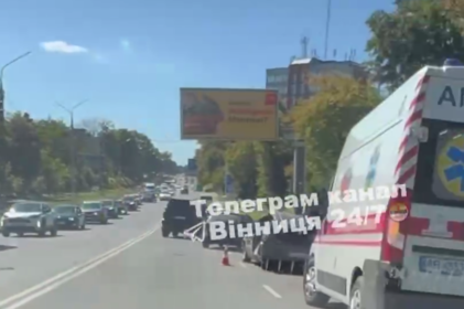 У Вінниці на Хмельницькому шосе страшна ДТП: рух частково ускладнений У Вінниці на Хмельницькому шосе страшна ДТП: рух частково ускладнений