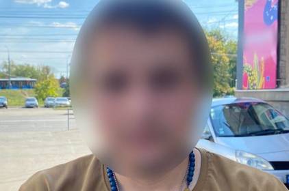 Вінницькі поліцейські розшукали грабіжника, який вкрав у потерпілого сумку з 18 тис грн Вінницькі поліцейські розшукали грабіжника, який вкрав у потерпілого сумку з 18 тис грн