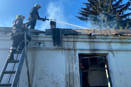 На Вінниччині сталася масштабна пожежа у гуртожитку: є загиблий На Вінниччині сталася масштабна пожежа у гуртожитку: є загиблий