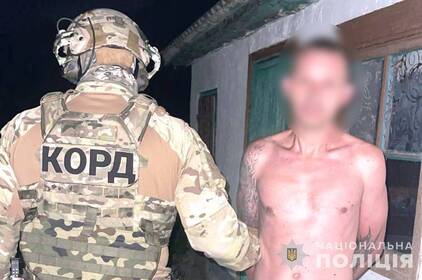Поліція затримала двох чоловіків, які до смерті побили вінничанина (фото та відео) Поліція затримала двох чоловіків, які до смерті побили вінничанина (фото та відео)