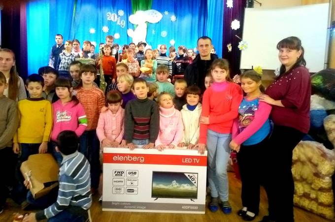 Сотні дітей Вінниччини отримали до свят приємні та потрібні подарунки від команди «Я допомагаю дітям та «Соціальної Справедливості»