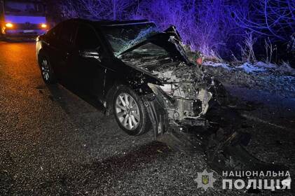 На Вінниччині сталася автотроща за участі мікроавтобуса і легковика: є постраждалий