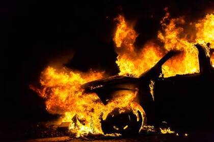 На Вінниччині через ДТП загорівся легковик: водій загинув На Вінниччині через ДТП загорівся легковик: водій загинув