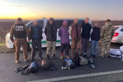 На Вінниччині четверо «дайверів» у гідрокостюмах намагалися нелегально перетнути кордон (відео)