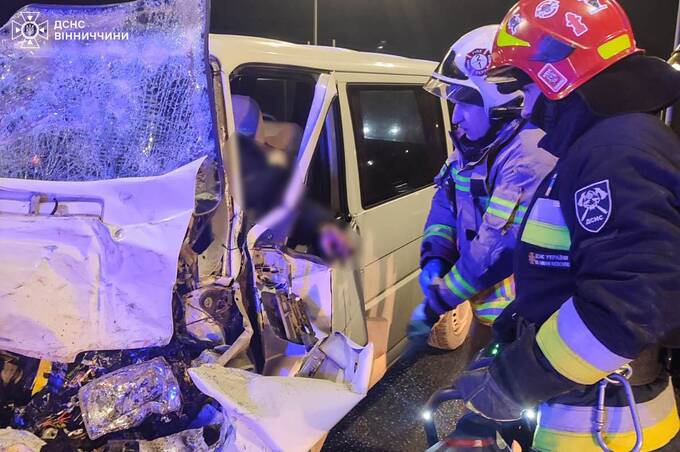Одна людина загинула, а троє в лікарні: наслідки жахливих аварій на Вінниччині