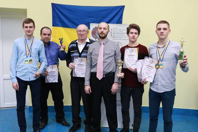 Шість медалей вибороли вінничани на молодіжному чемпіонаті з шашок