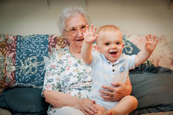 Бабусі маленьких вінничан можуть бавити своїх онуків за гроші держави