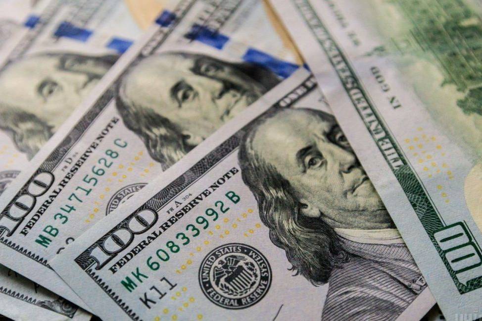 НБУ оновив курс валют: скільки коштує євро, долар та злотий у суботу, 26 квітня