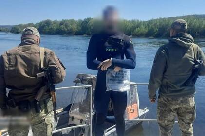Уплав через Дністер до Молдови: на Вінниччині затримали плавця у гідрокостюмі