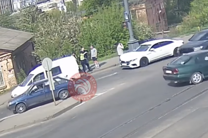 Аварія біля Центрального мосту у Вінниці: водії оформили європротокол