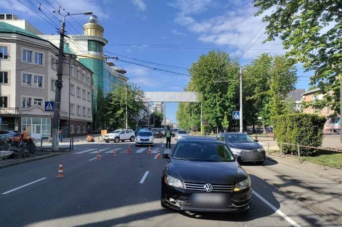 У Вінниці на пішохідному переході збили жінку: що відомо