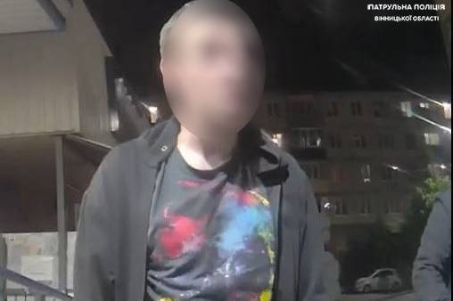Нетверезий хуліган порушував тишу та лаявся на Замостянській у Вінниці: поліція втрутилася