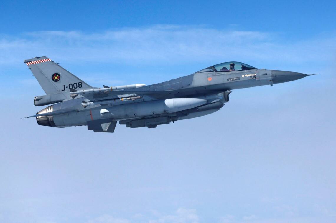 Під час відбиття атаки "шахедів" розбився український F-16: що відомо про пілота