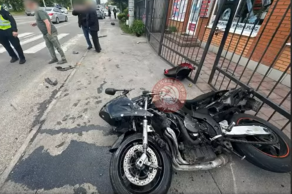 У Вінниці сталася жахлива аварія за участі мотоцикліста (відео)