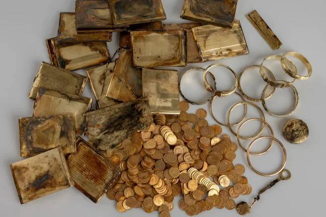 Під час прогулянки у горах Чехії туристи знайшли сховок періоду Другої світової