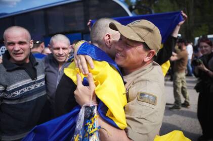 Великий обмін розпочався: 390 українців повернулися з російського полону Великий обмін розпочався: 390 українців повернулися з російського полону