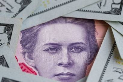 НБУ оновив курс валют: скільки коштує євро, долар та злотий у суботу, 24 травня