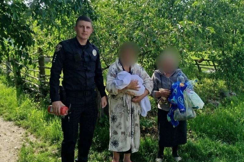 У Вапнярці поліцейський офіцер врятував матір з немовлям від вогню