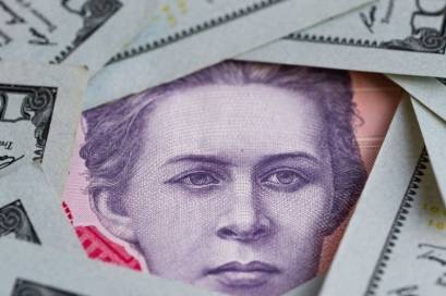 НБУ оновив курс валют: скільки коштує євро, долар та злотий у понеділок, 9 червня