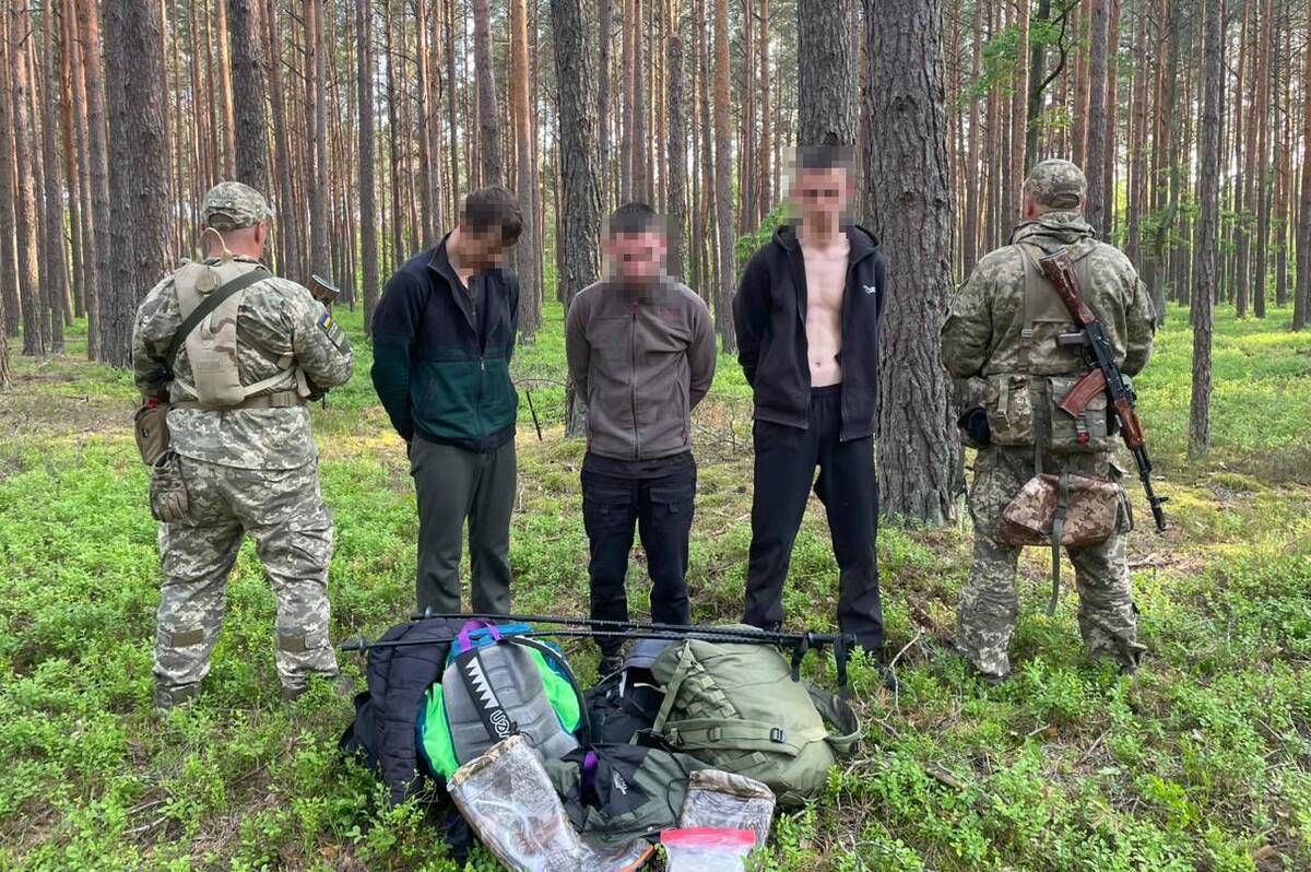 У лісах на Волині прикордонники затримали двох чоловіків з Вінниччини (фото, відео)