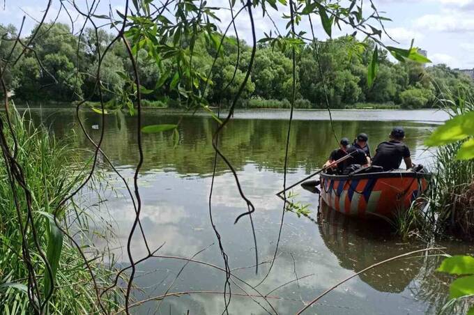 Водолази проти витоків: як «Вінницяводоканал» ремонтує водогони... під водою