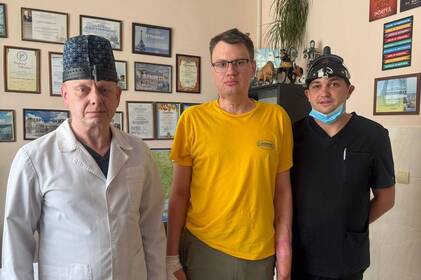 ЛОР-хірурги «Пироговки» провели надскладні операції, аби повернути до життя пораненого воїна