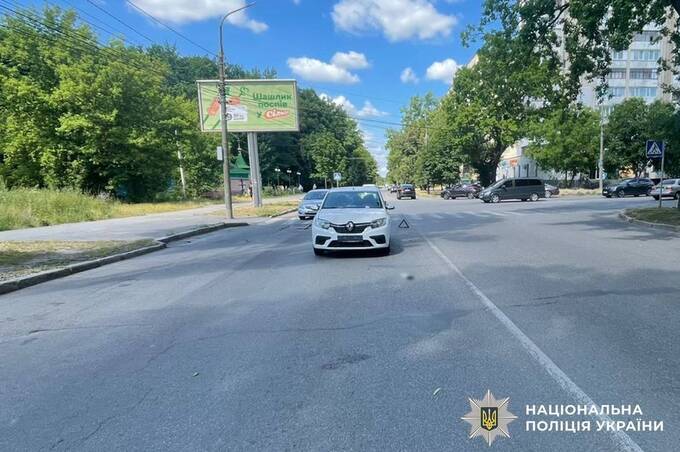 Правоохоронці затримали водія, який збив дівчину на вулиці Андрія Первозванного: що відомо