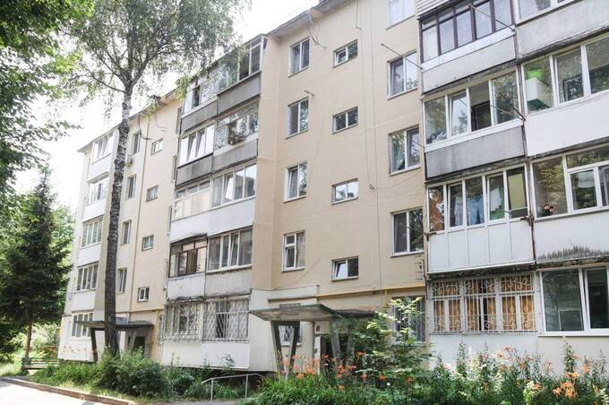 Мінус волога і протяги: у багатоповерхівці на Юності відновили міжпанельні шви