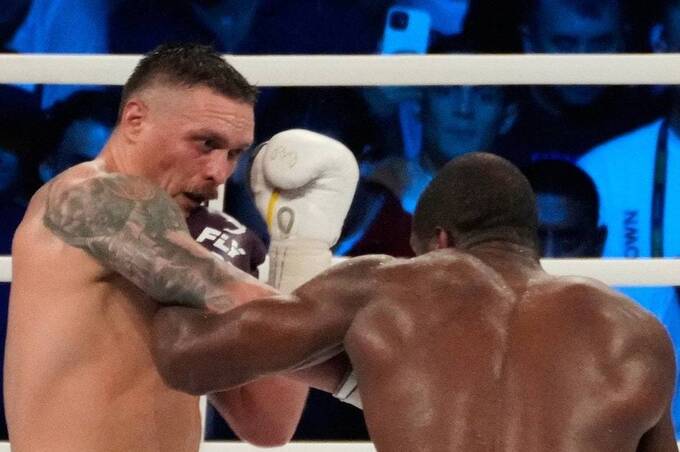 Це історія: Усик утретє став абсолютним чемпіоном світу