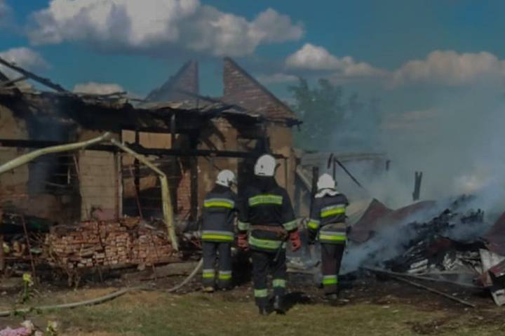 На Вінниччині підліток отримав опіки, намагаючись врятувати речі з палаючої будівлі