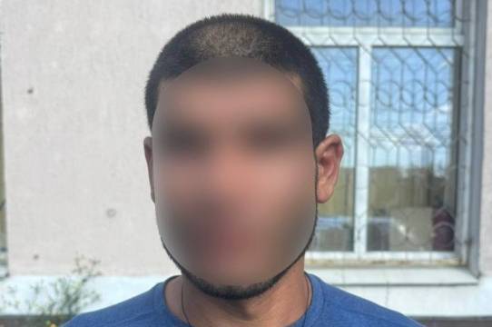 Вінницька поліція затримала чоловіка, який посеред вулиці пограбував жінку