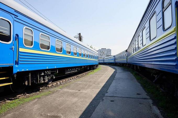 "Укрзалізниця" суттєво змінює правила придбання квитків: яких потягів стосується