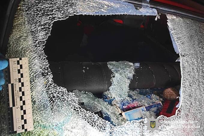 Пограбували переселенців і втекли: на Вінниччині затримали озброєну трійцю (відео)