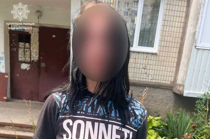 На дитячому майданчику у Вінниці жінка влаштувала дебош: поліція склала три адмінматеріали