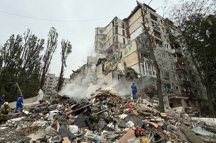 Ракетний удар по Києву: зруйновано під’їзд, десятки поранених