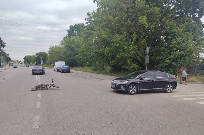 На перехресті у Вінниці збили велосипедиста: постраждалий у лікарні