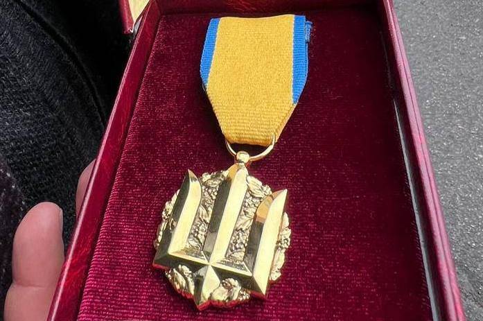 Захисника з Вінниччини нагородили медаллю «Золотий тризуб» за мужність і героїзм