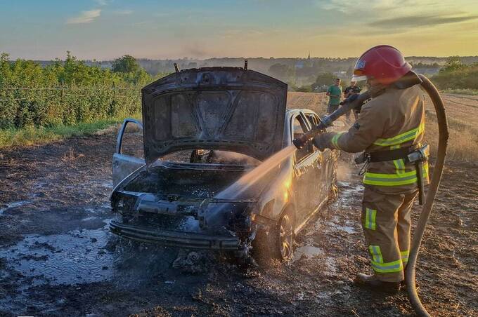 На Вінниччині за добу сталося 10 пожеж: горіли будинки, авто і трава