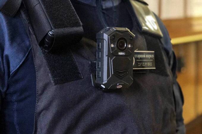 Усіх працівників ТЦК зобов'язали носити бодікамери