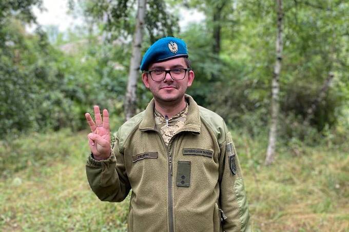 Лікар з Ямполя отримав «Срібний хрест» за порятунок воїнів на передовій