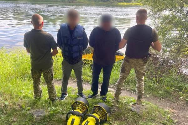 Прикордонники на Вінниччині зупинили незвичний «заплив» через Дністер (відео)