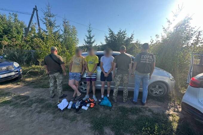 Вінничани намагалися переплисти Дністер і потрапили в пастку прикордонників